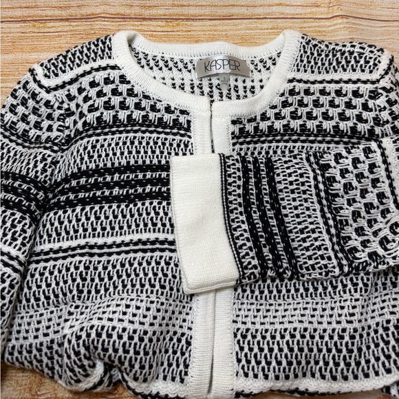 KASPER Blqck White Stripe Knit Open Front Cardigan Sweater Small Fringe Hem - Picture 2 of 9